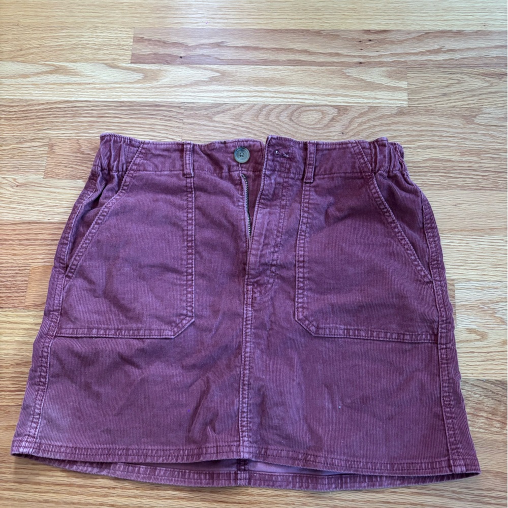American Eagle Outfitters Maroon Cargo Shorts